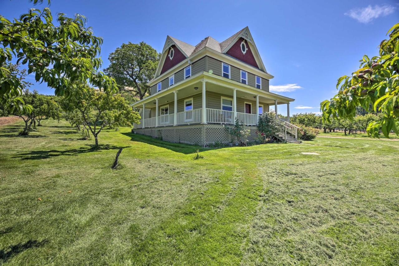 Storybook Glade Historical Homestead With Views! Hood River Exterior foto